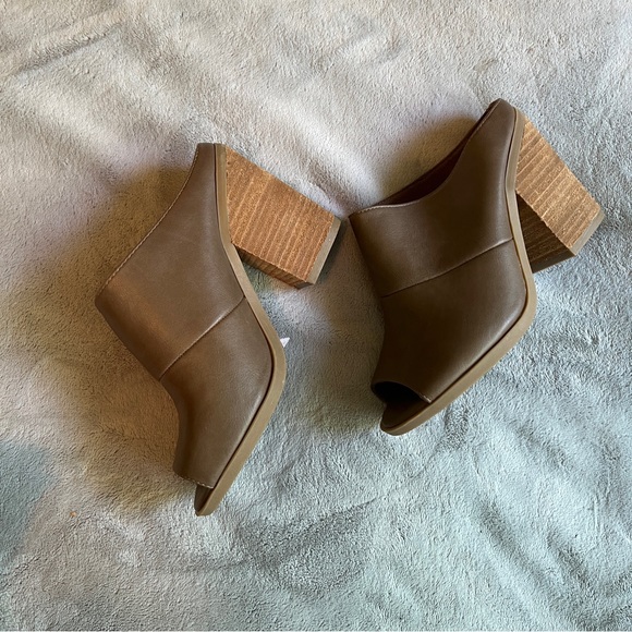 SOLD ❌Call it spring beige - cream - tan heels mules - Picture 7 of 8